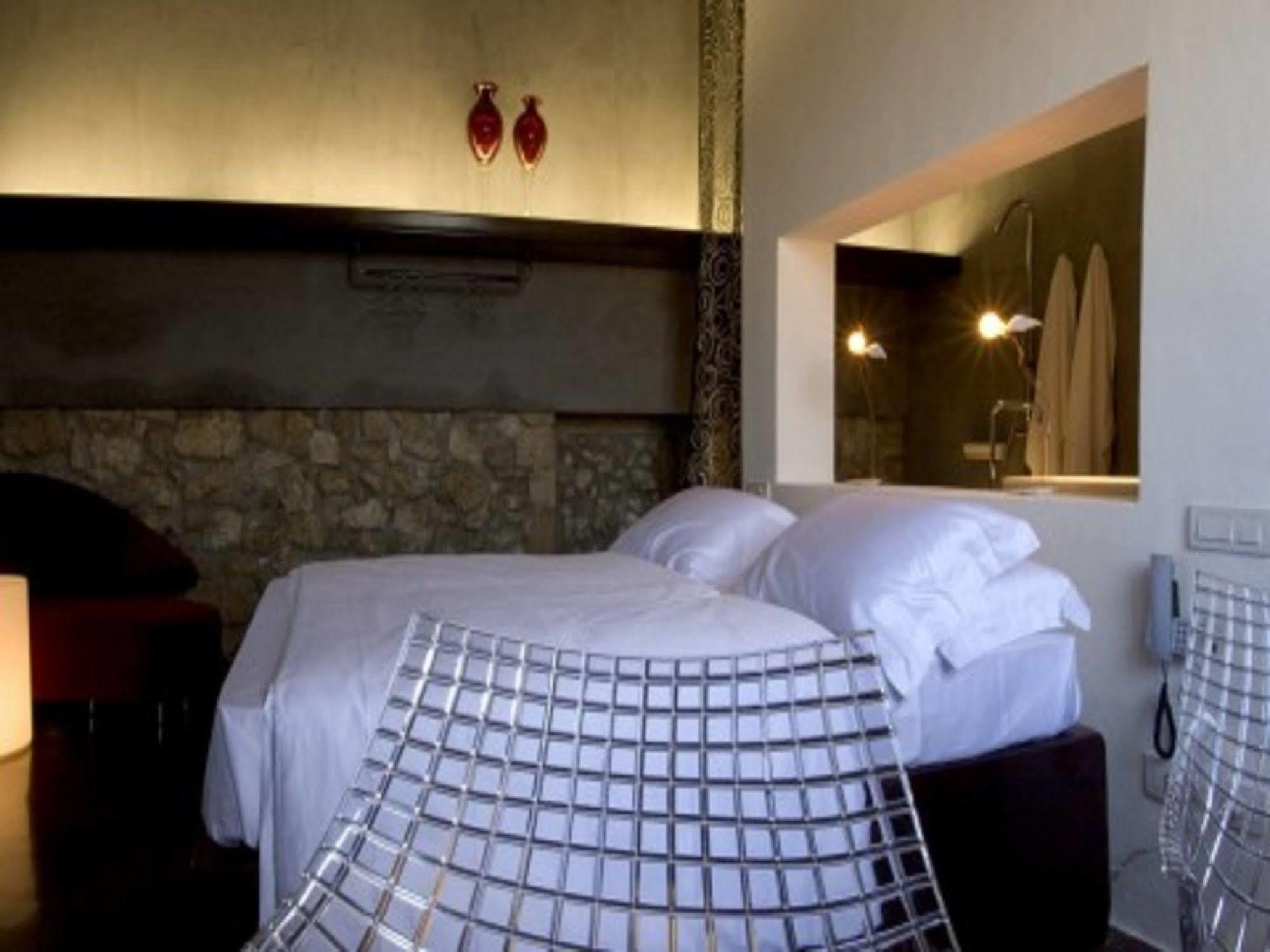Caol Ishka Hotel Syracuse ภายนอก รูปภาพ